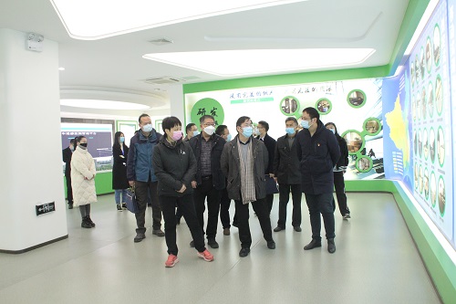 1-20031309202J01.JPG